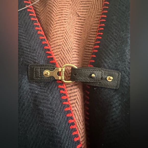 Vince Camuto Blue Herringbone Whipstitch
Poncho Ruana Cape Shawl Topper RARE - Picture 4 of 6